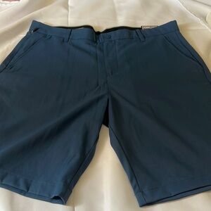 Kirkland performance shorts size 38